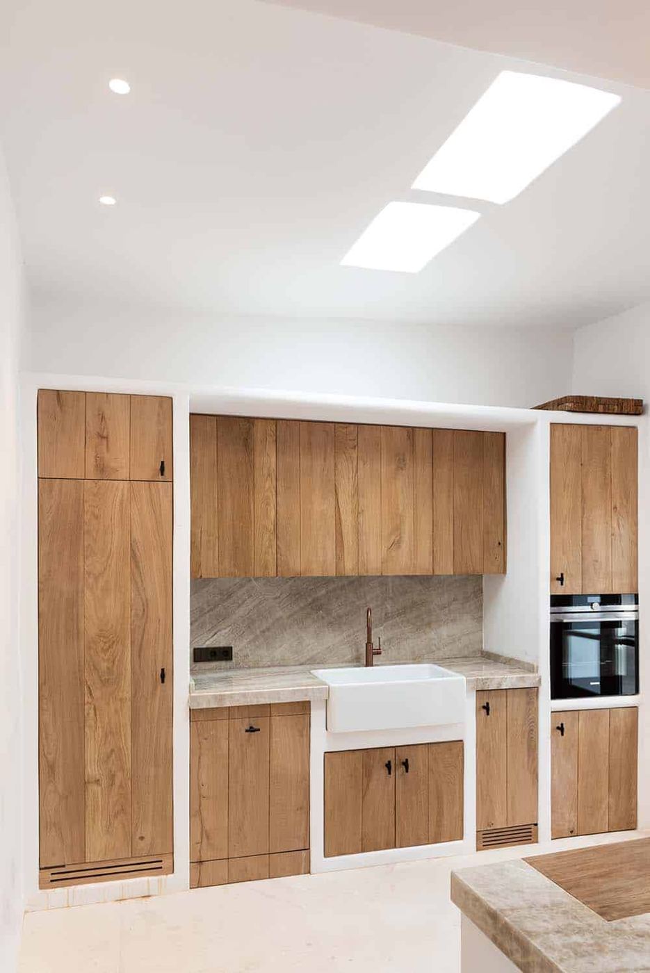 Can G Ibiza finca: kitchen with recessed lighting