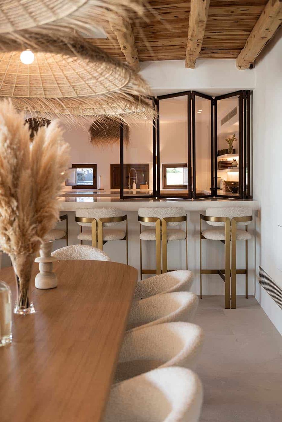 Can J Ibiza Finca: Wohnzimmer mit diskreter Technik (2)