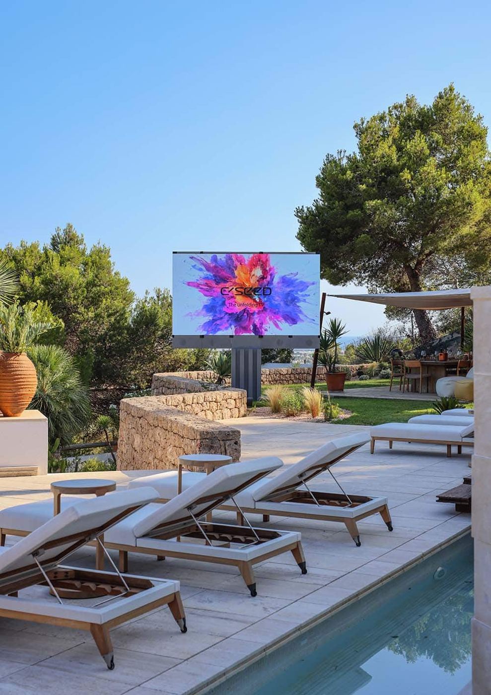 Can S Ibiza Mietvilla: Poolside-TV und Terrasse